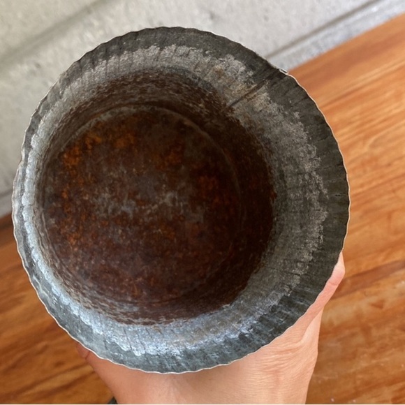 3x Rustic Metal Planters - Picture 5 of 12